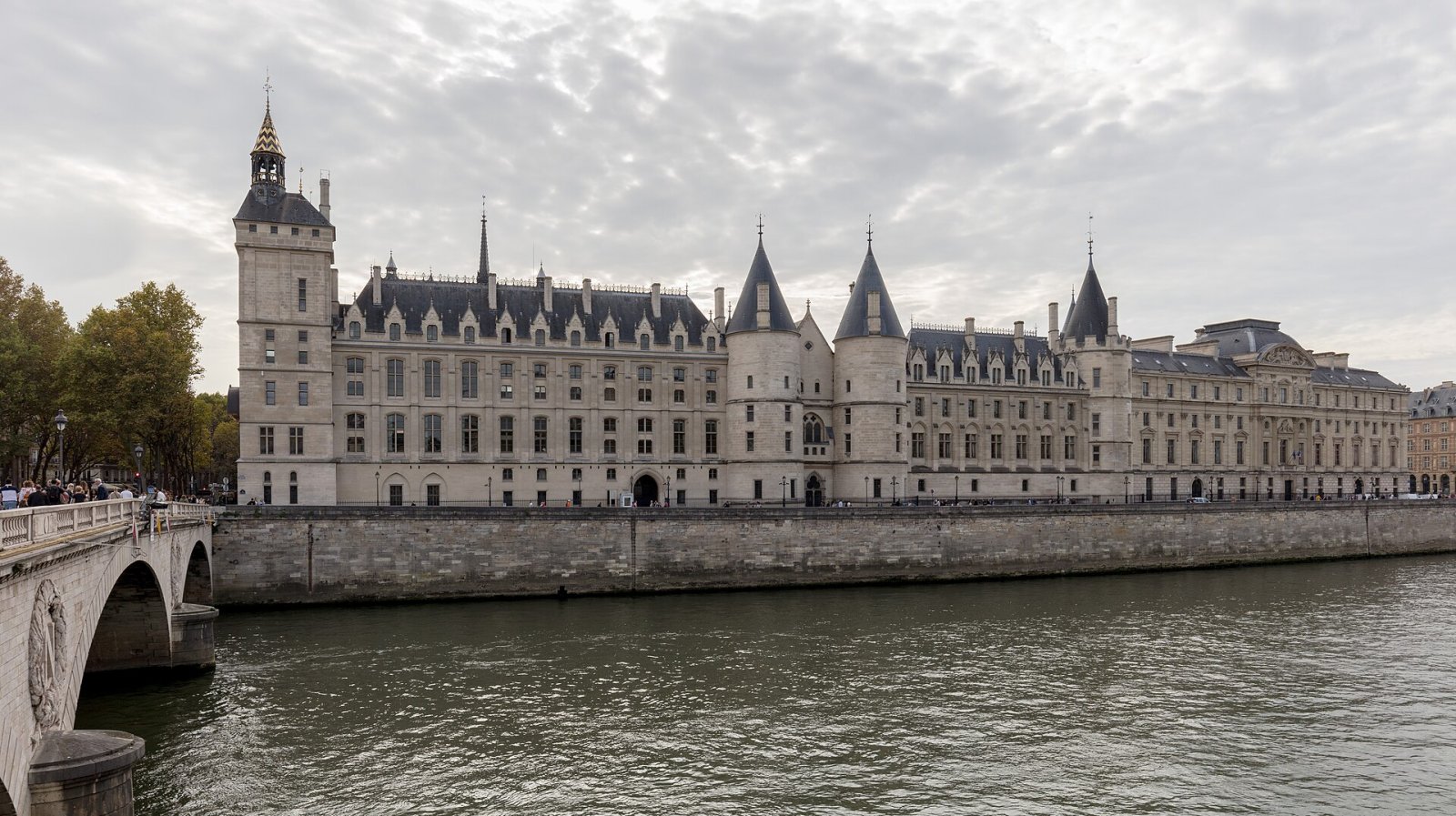 Conciergerie: Geschichte und Schönheit des mittelalterlichen Paris - Paris | Secret World Trip Planner