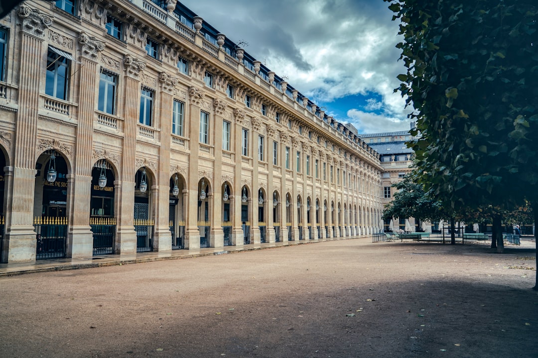 Palais Royal : Histoire et Beauté au Cœur de Paris - Paris | Secret World Trip Planner
