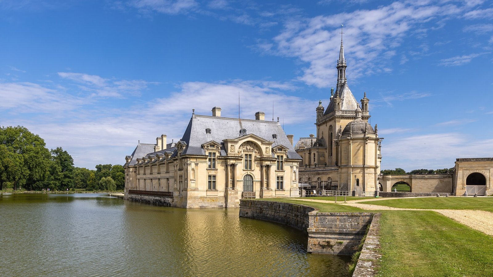 シャンティイ城：フランスの歴史的宝石 - Chantilly | Secret World Trip Planner