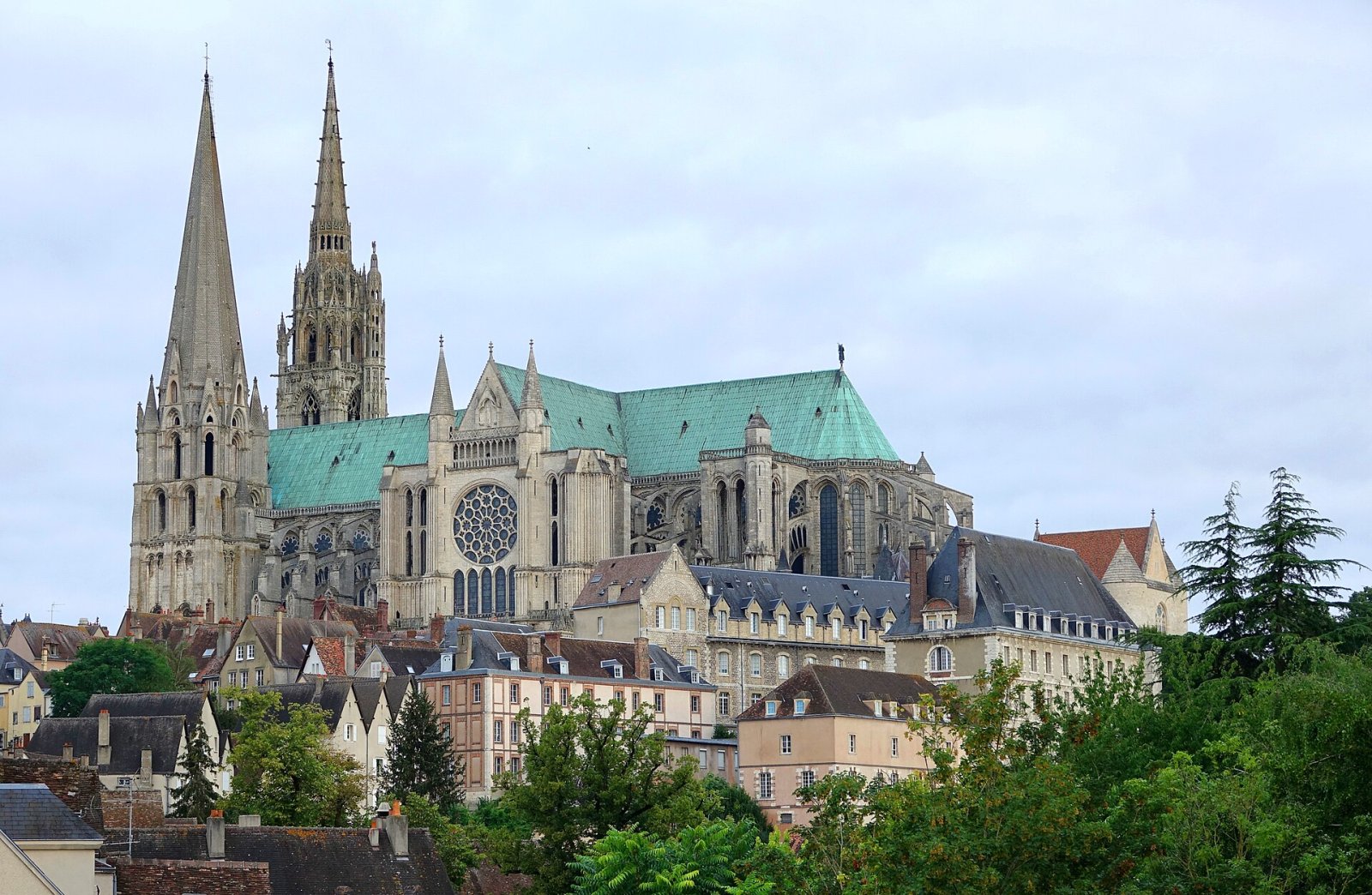 Entdecken Sie die Pracht der Cathédrale de Chartres - Chartres | Secret World Trip Planner