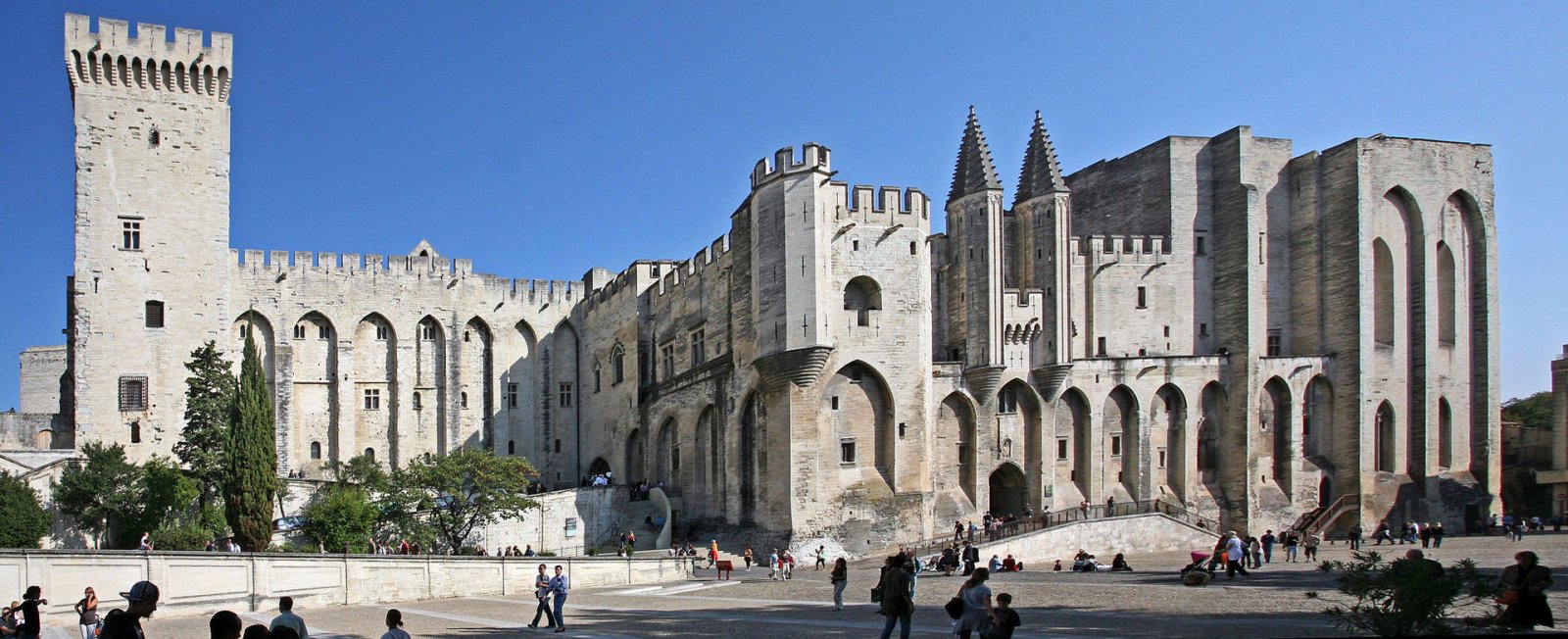 Descubra o Palais des Papes em Avignon, um tesouro histórico - Avignon | Secret World Trip Planner