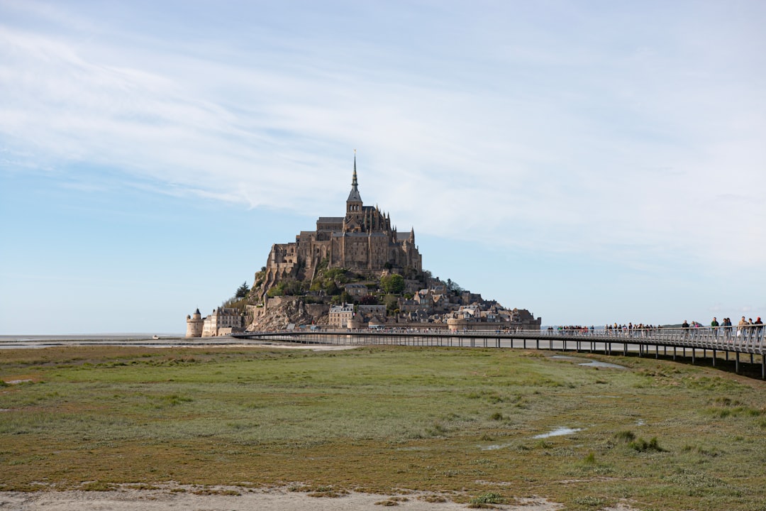 Descubre Mont Saint-Michel: una joya de Normandía - Nogent-le-Roi | Secret World Trip Planner