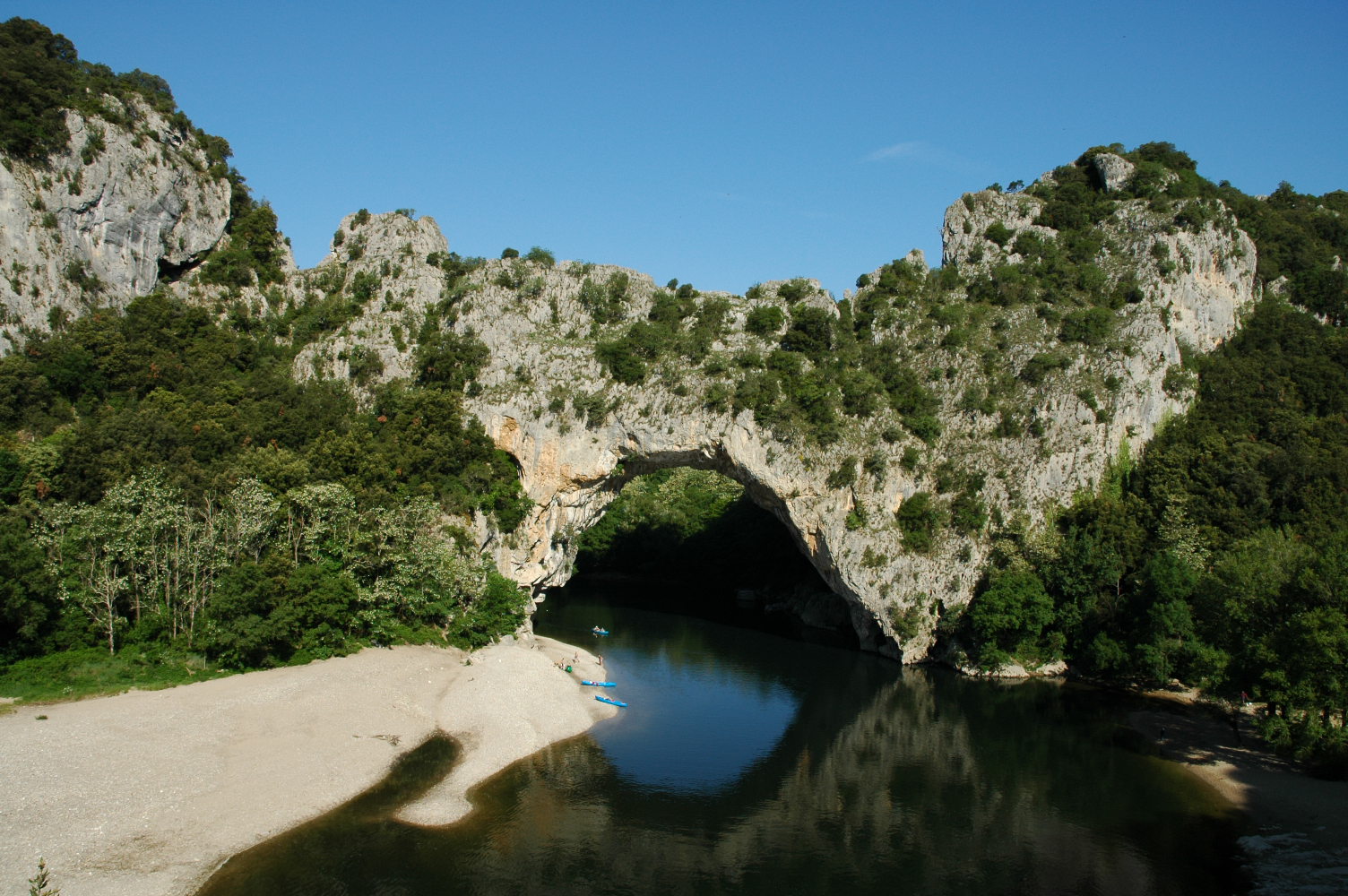 Gorges de l'Ardèche : Un bijou naturel en France - Salavas | Secret World Trip Planner
