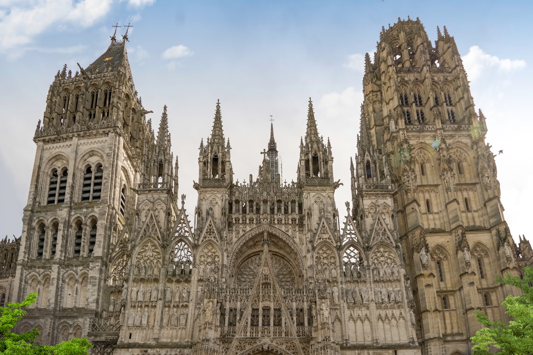 Entdecken Sie die majestätische Cathédrale de Rouen in der Normandie - Rouen | Secret World Trip Planner
