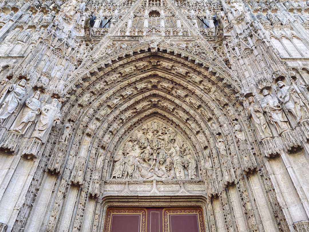 Entdecken Sie die majestätische Cathédrale de Rouen in der Normandie - Rouen | Secret World Trip Planner