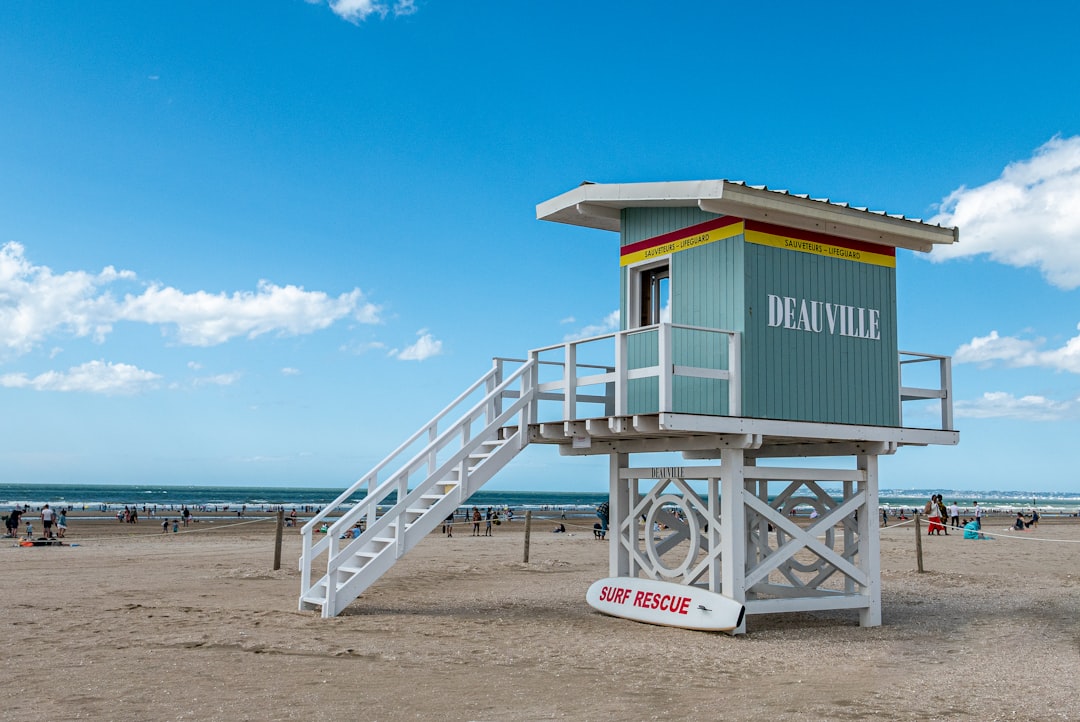 Deauville Beach: Un angolo di paradiso in Normandia - Deauville | Secret World Trip Planner