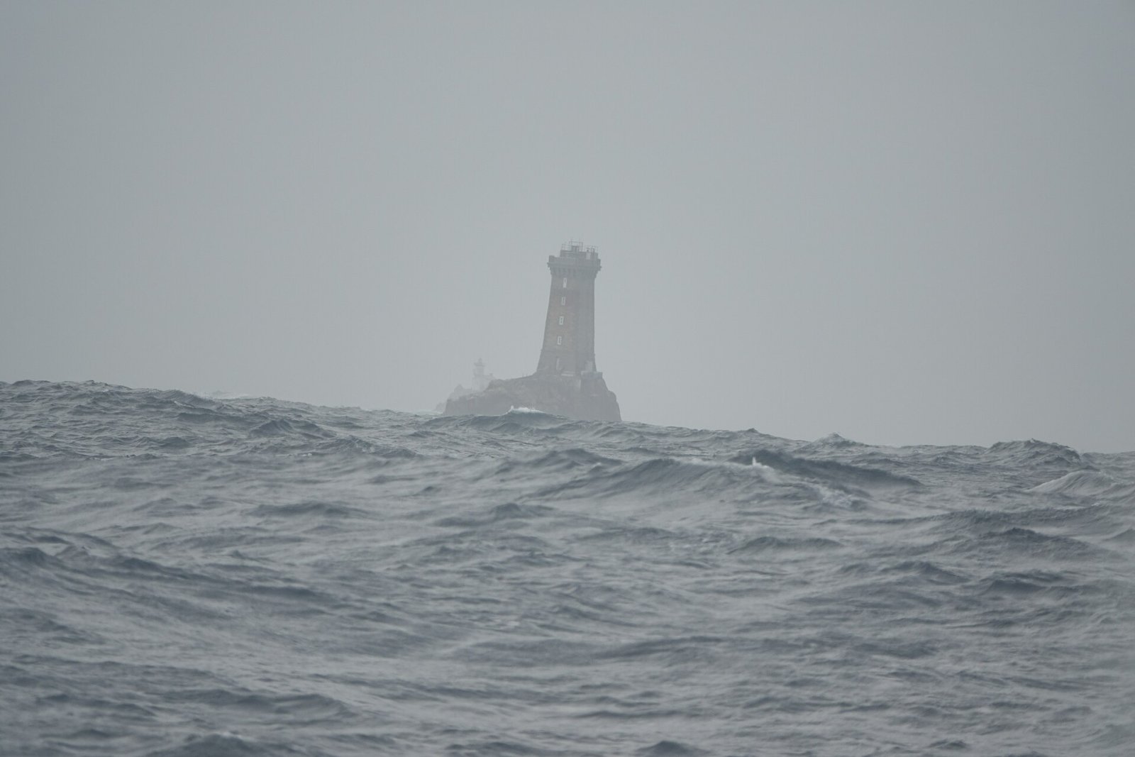 Descubra o Farol de La Vieille em Raz de Sein - Lanty-sur-Aube | Secret World Trip Planner