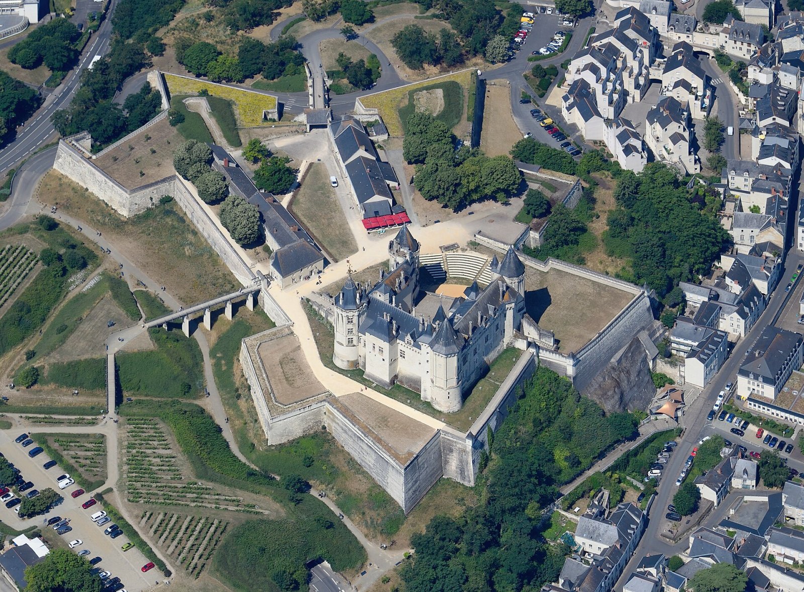 Откройте для себя очарование Шато де Сомюр во Франции - Chouzé-sur-Loire | Secret World Trip Planner