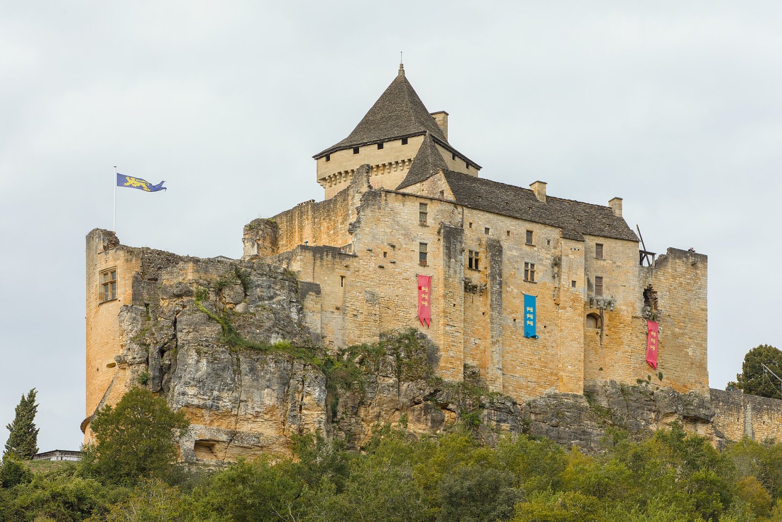 フランスのシャトー・ド・カステルノーの魅力を発見する - Castelnaud-la-Chapelle | Secret World Trip Planner