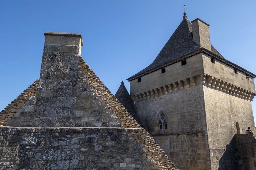 Découvrez le Château des Milandes : histoire et beautés en Dordogne - Saint-Vincent-de-Cosse | Secret World Trip Planner