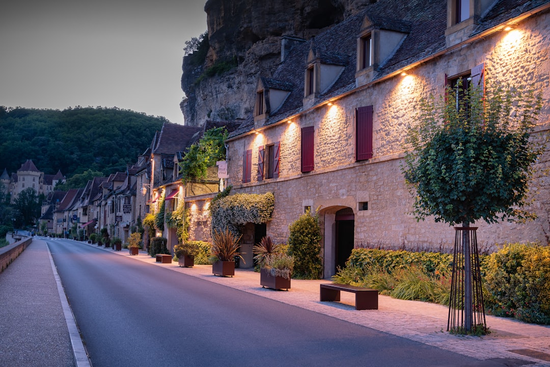 Scopri La Roque-Gageac: Un gioiello della Nouvelle-Aquitaine - La Roque-Gageac | Secret World Trip Planner