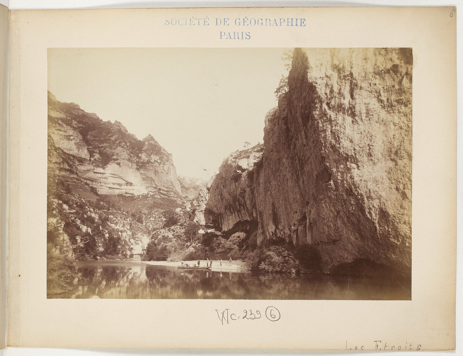 Descubra as Gorges de l'Aveyron em Saint-Antonin-Noble-Val - Saint-Antonin-Noble-Val | Secret World Trip Planner