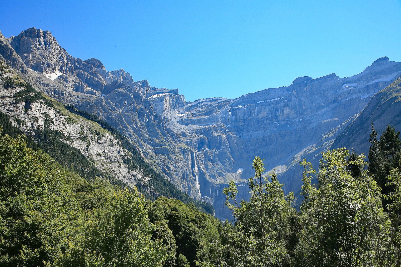 Découvrez le Cirque de Gavarnie : un joyau naturel en Occitanie | Secret World Trip Planner