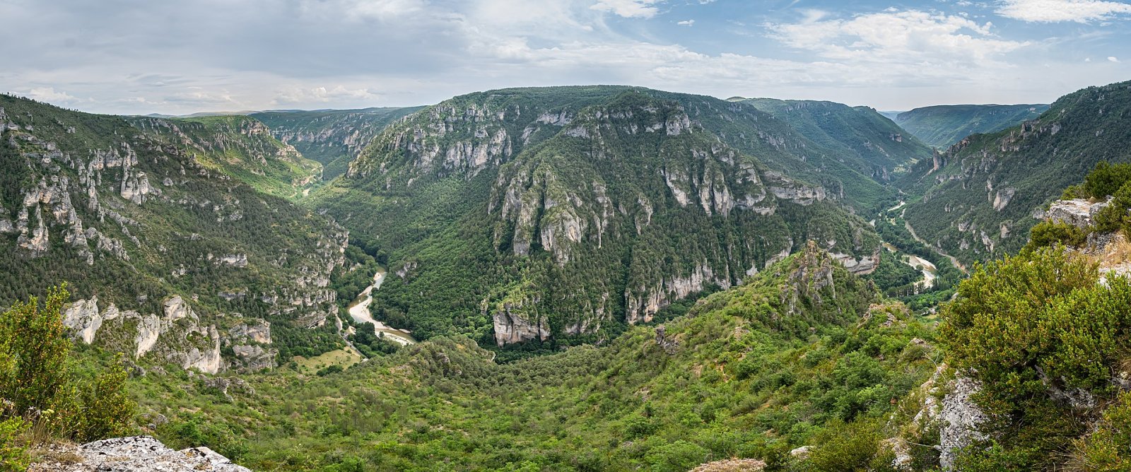 Gorges du Tarn: Un Paraíso Natural en Occitania - Millau | Secret World Trip Planner