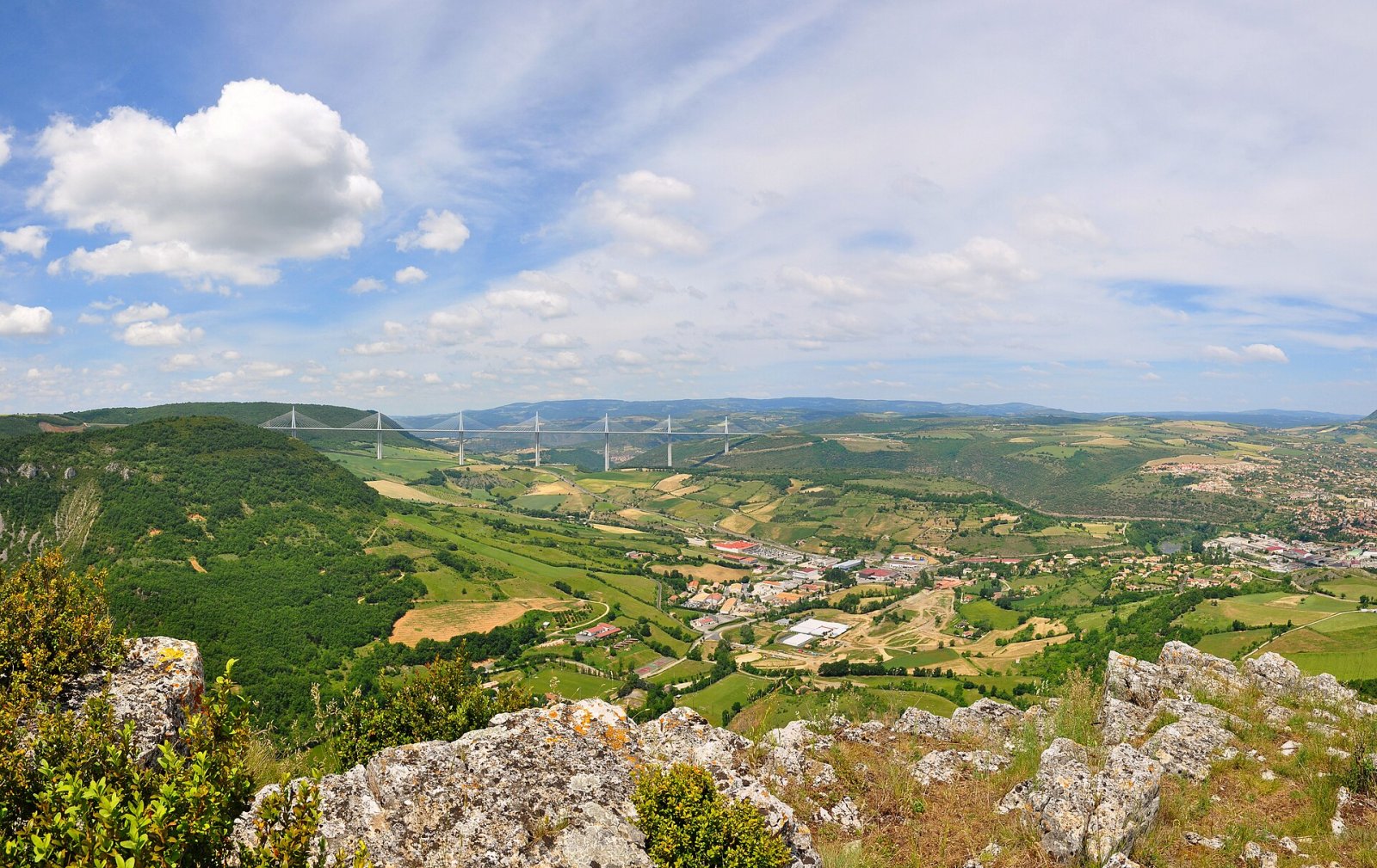 Viaduc de Millau: Un Capolavoro di Ingegneria in Occitanie - Creissels | Secret World Trip Planner