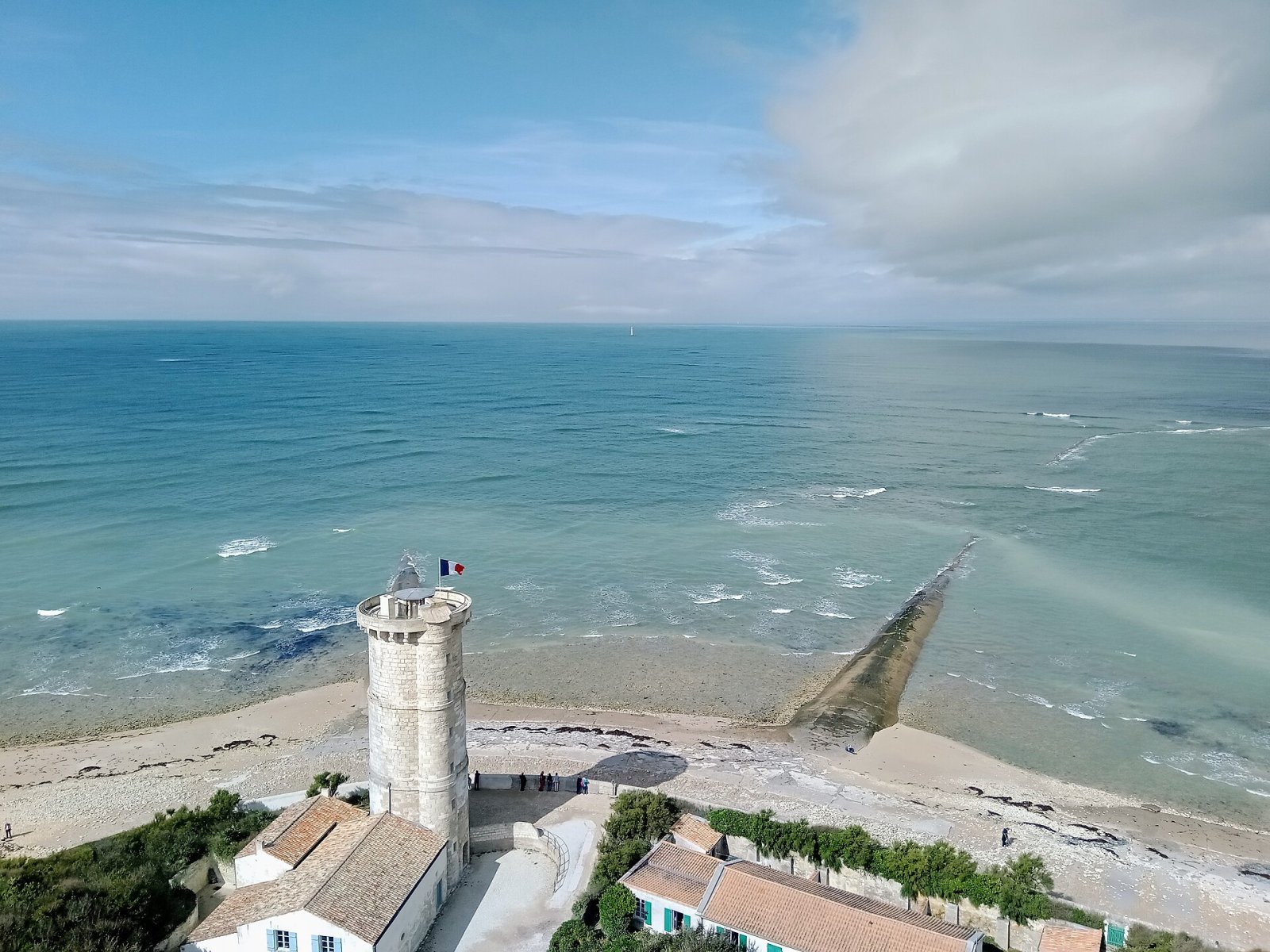Descubre el Phare des Baleines en Saint-Clément-des-Baleines - Noth | Secret World Trip Planner