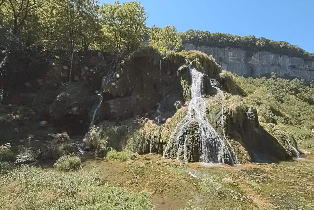 Découvrez la Cascade de la Fraîche à Samoëns : un coin de paradis - Samoëns | Secret World Trip Planner