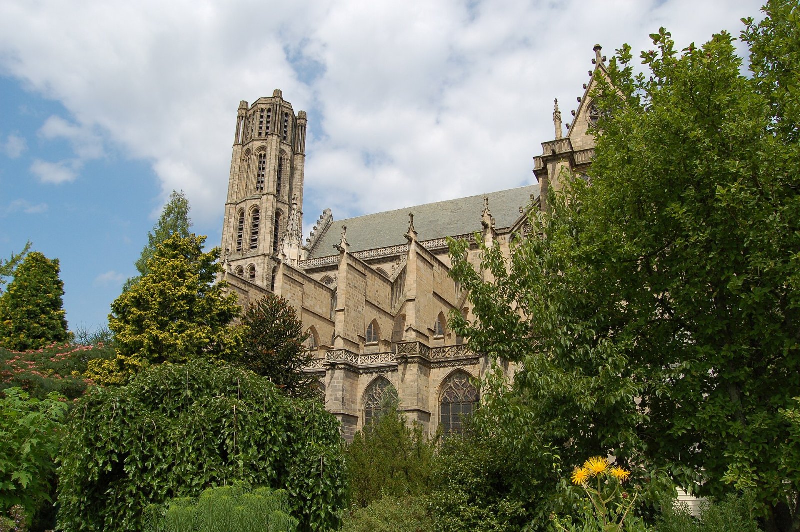 Entdecken Sie die Cathédrale Saint-Étienne in Limoges: ein kulturelles Juwel - Limoges | Secret World Trip Planner
