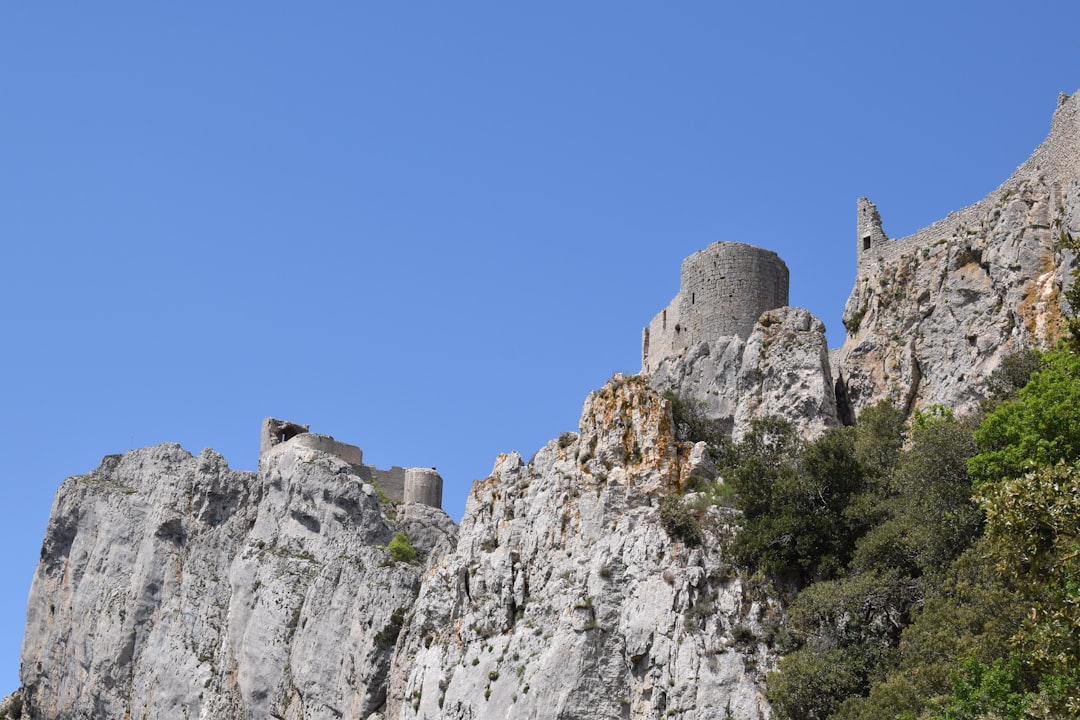 Château de Peyrepertuse: 역사 오크시타니아의 보석 - Cucugnan | Secret World Trip Planner