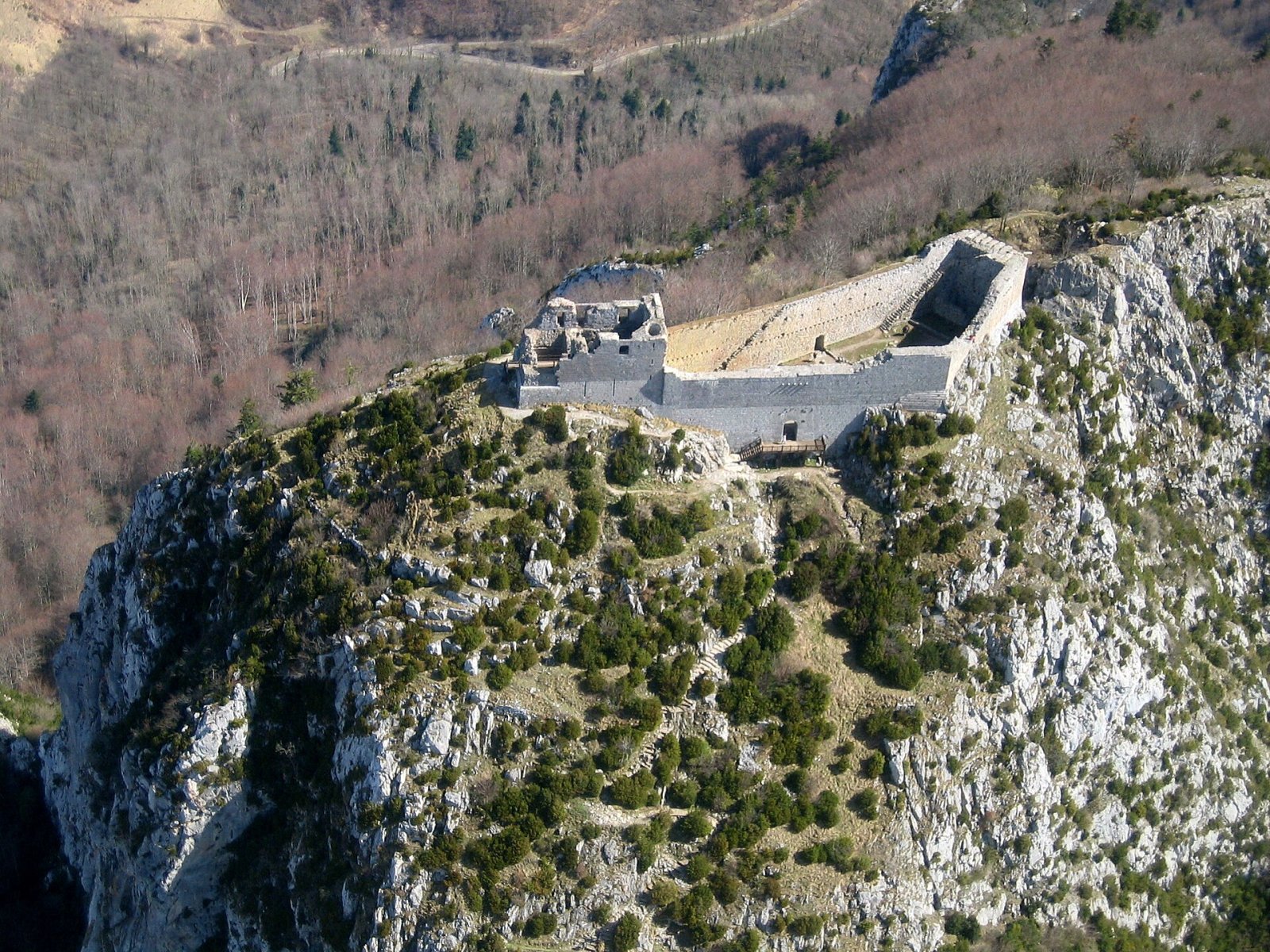 Château de Montségur: Eine Reise in die Geschichte von Okzitanien - Montségur | Secret World Trip Planner