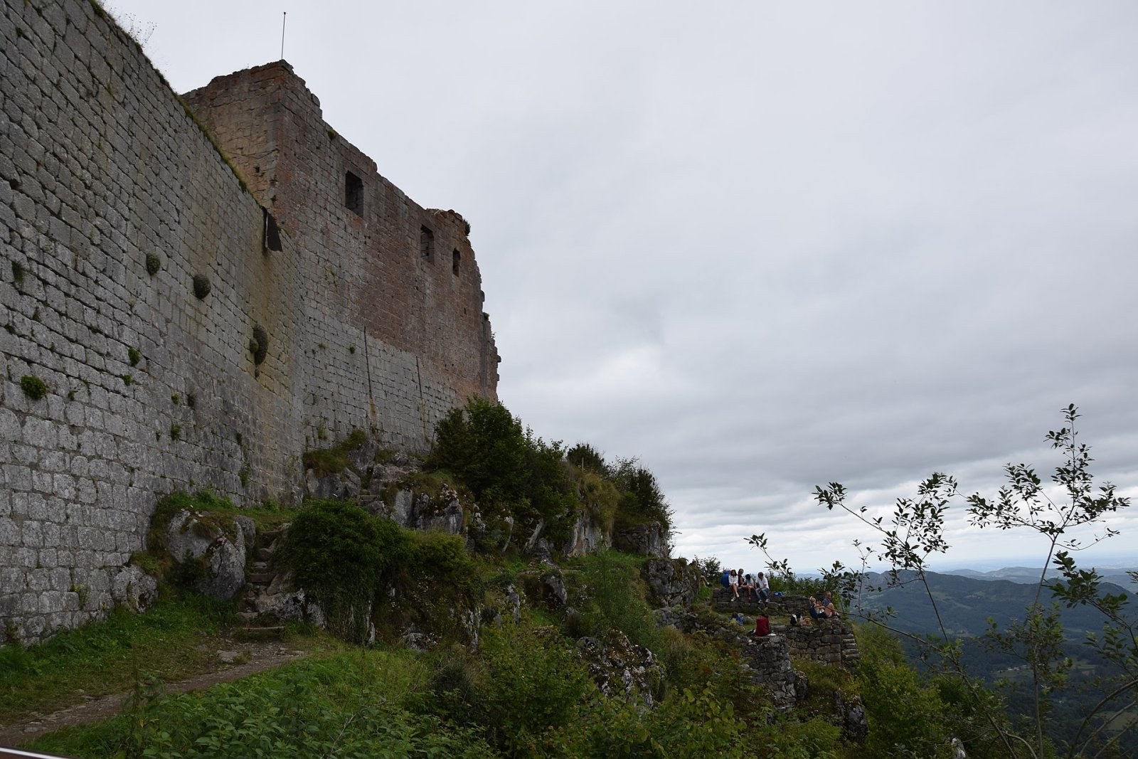 Château de Montségur: uma viagem pela história da Occitânia - Montségur | Secret World Trip Planner