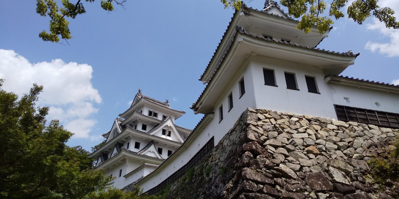 Castillo de Gujo Hachiman: Un Viaje a la Historia de Japón - Gujo | Secret World Trip Planner