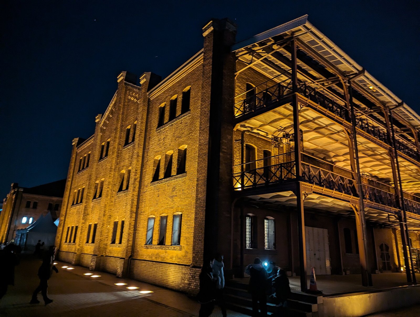 Erkunden Sie das Yokohama Red Brick Warehouse: Geschichte und Kultur - Yokohama | Secret World Trip Planner