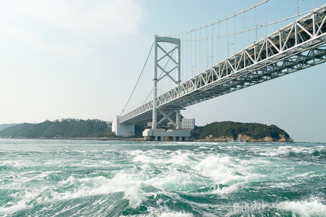 鳴門大橋:歷史與美的旅程 - Minamiawaji | Secret World Trip Planner