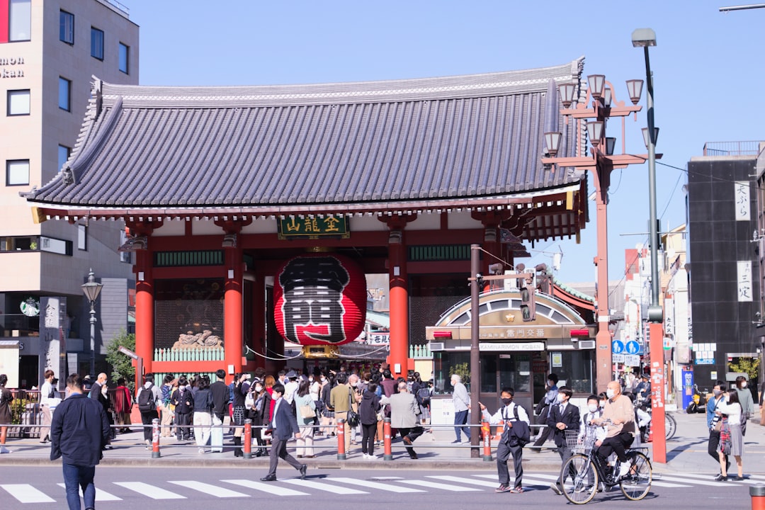 Entdecke den Asakusa-Distrikt in Tokio: Kultur und Tradition - Taito City | Secret World Trip Planner