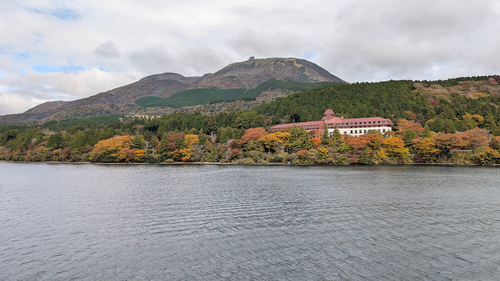 芦ノ湖を発見：日本の心にある自然の宝石 - Hakone | Secret World Trip Planner