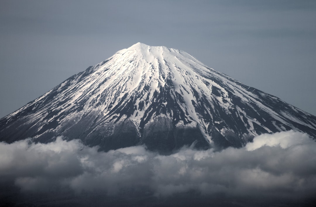 Entdecke den Fuji: das Symbol Japans - Narusawa | Secret World Trip Planner