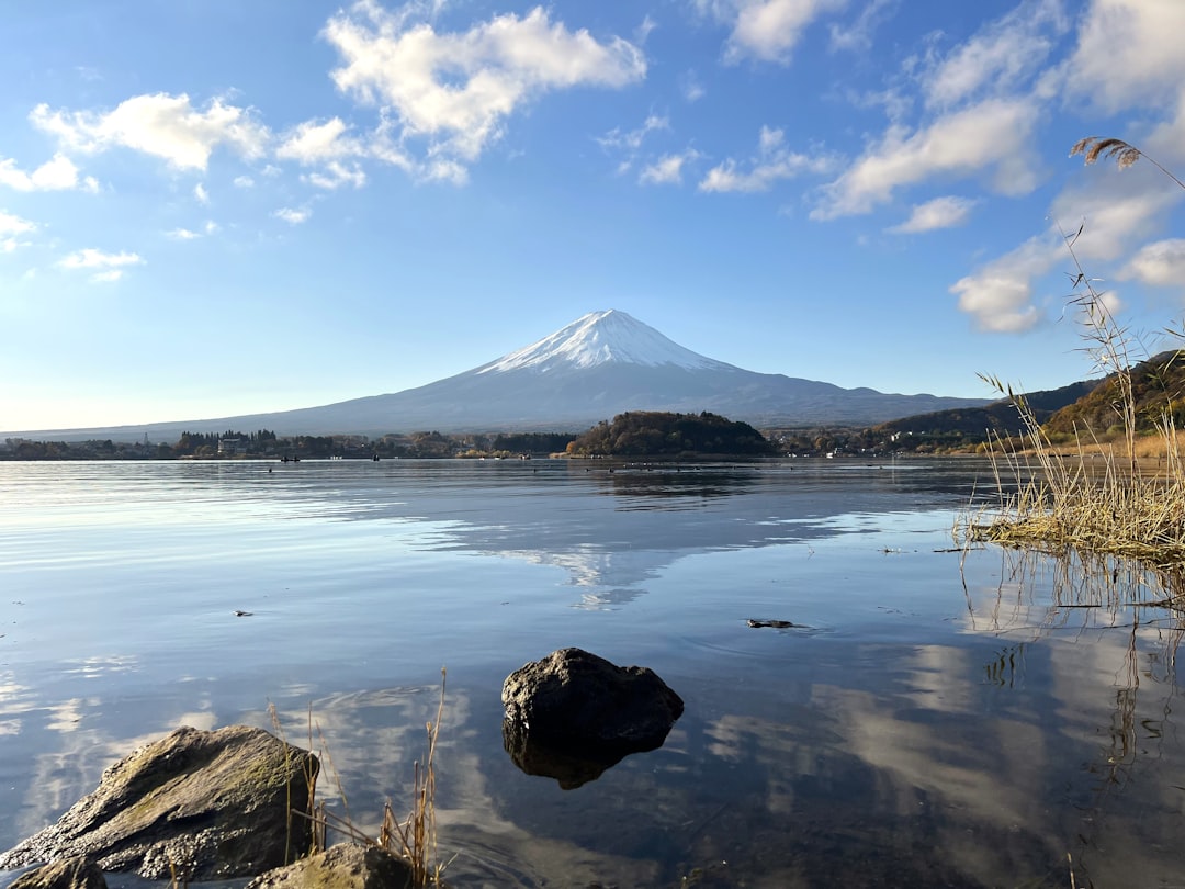 Descubre el Lago Kawaguchi: una joya de la naturaleza japonesa - Fujikawaguchiko | Secret World Trip Planner