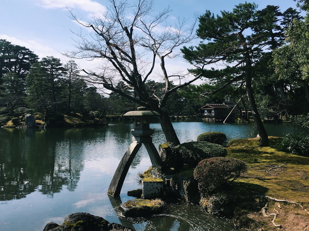 Scopri il Giardino Kenroku-en: Un Paradiso Naturale a Kanazawa - Kanazawa | Secret World Trip Planner