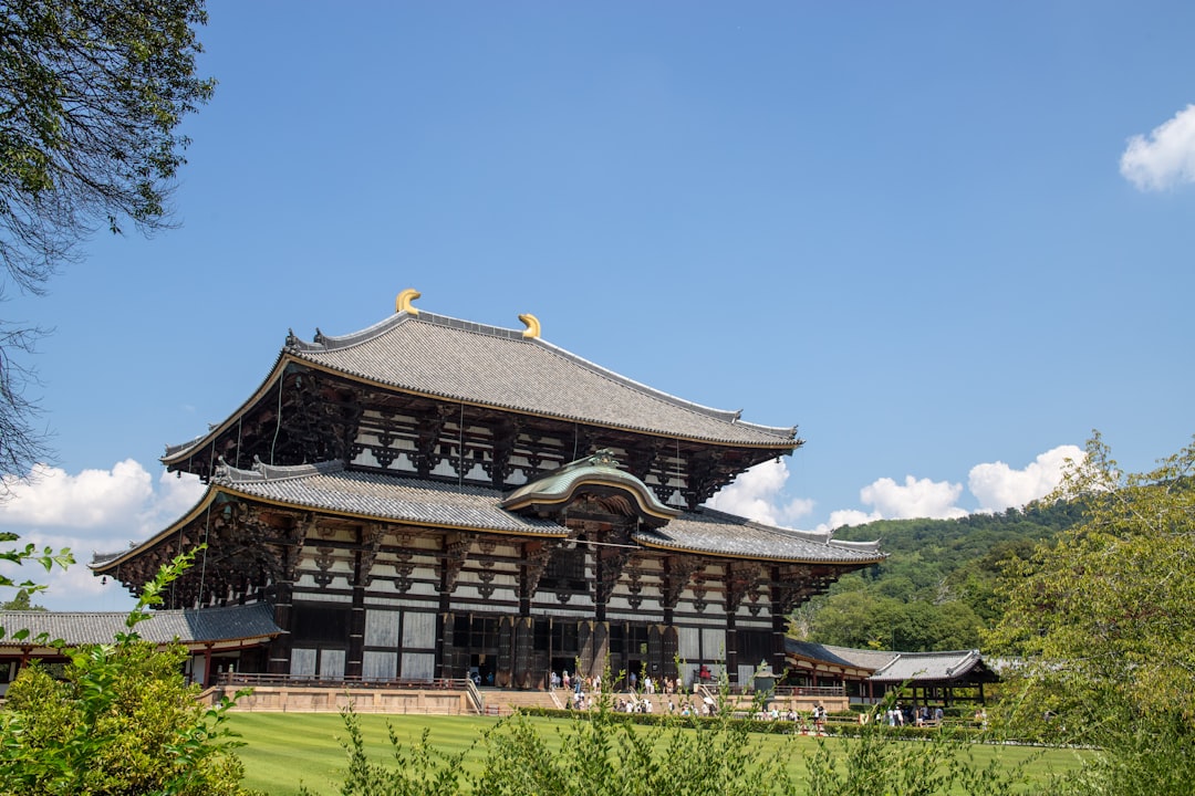 Откройте для себя храм Тодай-дзи в Нара: историческое сокровище Японии - Nara | Secret World Trip Planner