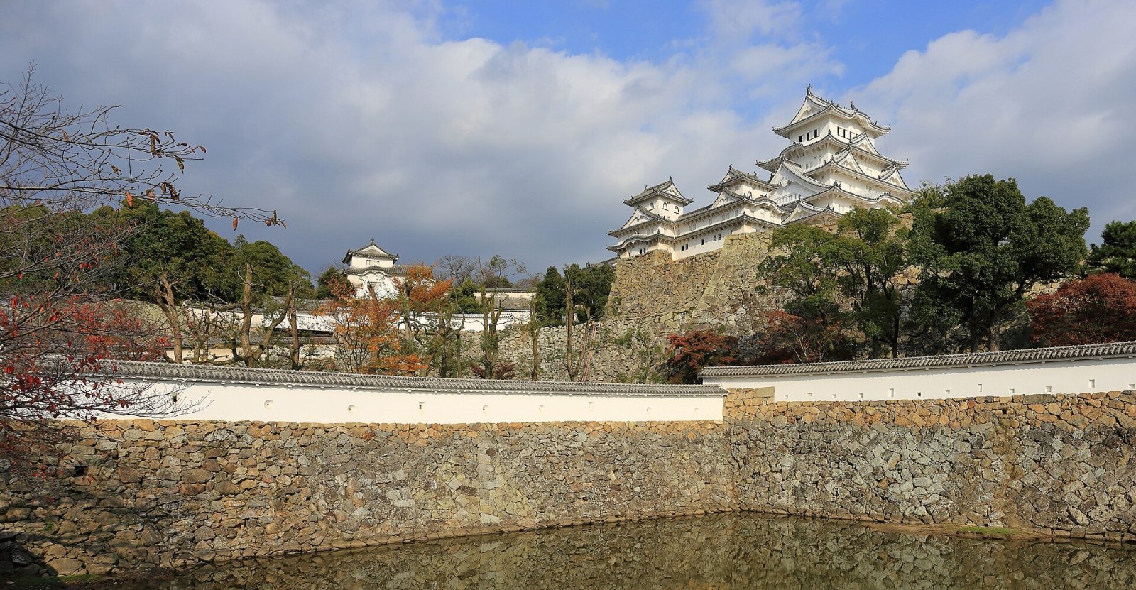 Découvrez le château de Himeji : le joyau du Kansai japonais - Himeji | Secret World Trip Planner