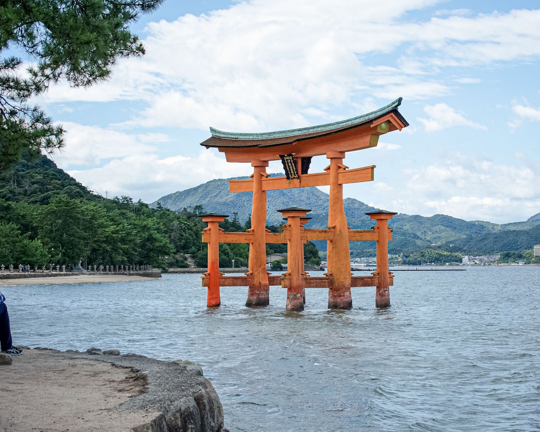 探索厳島神社：日本的文化瑰宝 - Hatsukaichi | Secret World Trip Planner