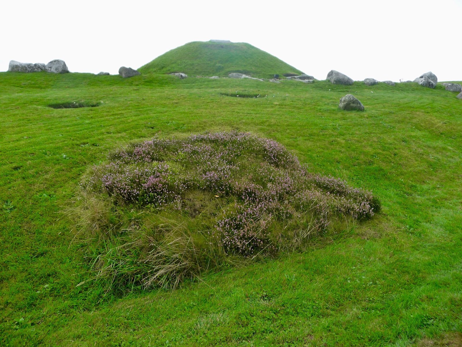 Cairnpapple Hill: Eine Reise in die prähistorische Vergangenheit Schottlands - W9HG+4V Bathgate | Secret World Trip Planner