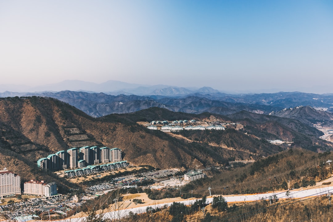 Dodamsambong Peak: Un Paraíso Natural en Danyang - Danyang-gun | Secret World Trip Planner