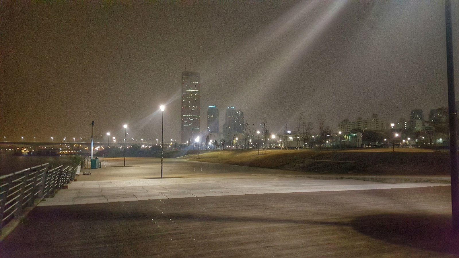 Descubre la belleza del Parque del Río Han en Seúl - Yeongdeungpo District | Secret World Trip Planner