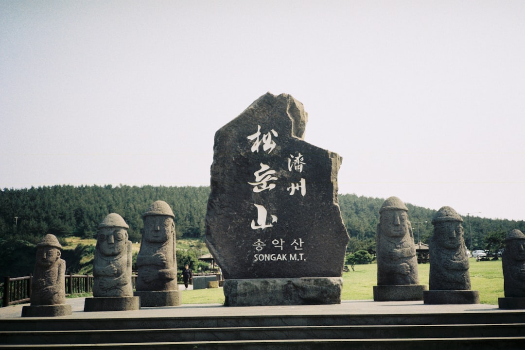 Descubre el Museo del Pueblo de Jeju: un viaje a la cultura coreana - Seogwipo | Secret World Trip Planner