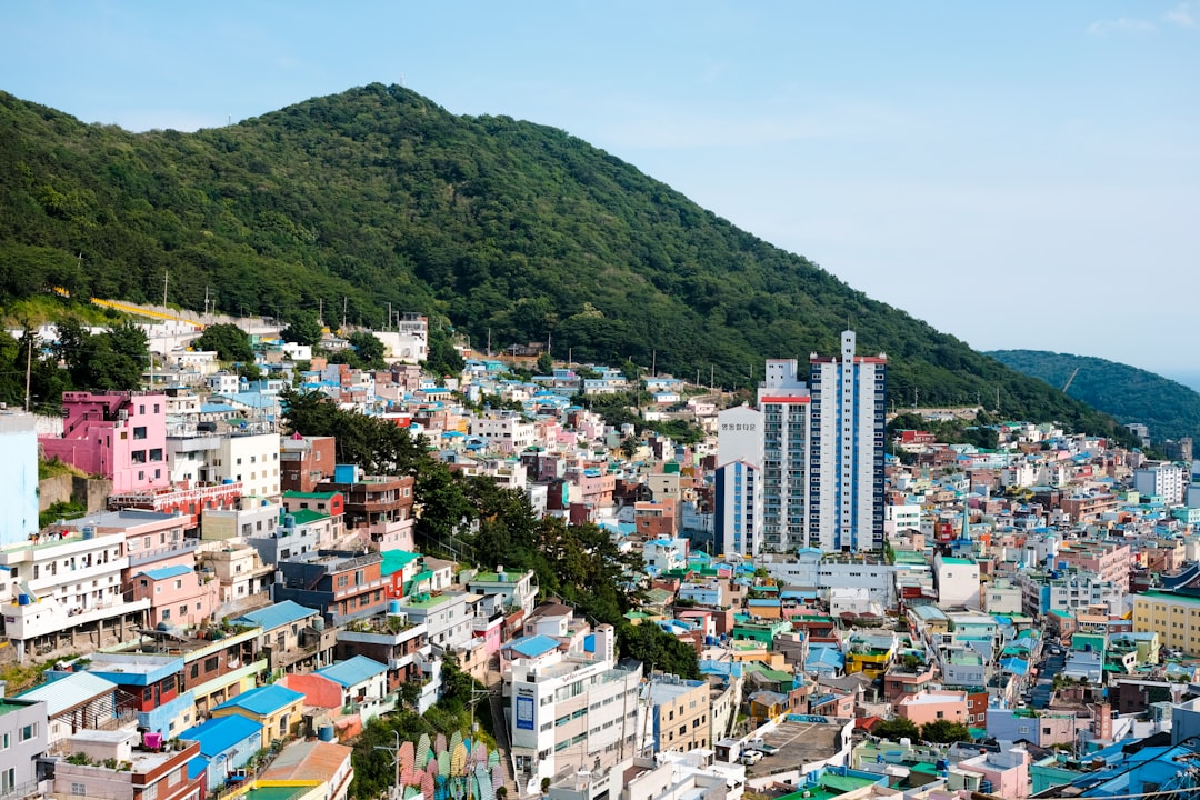 Descubra a Vila Cultural de Gamcheon em Busan - Saha-gu | Secret World Trip Planner