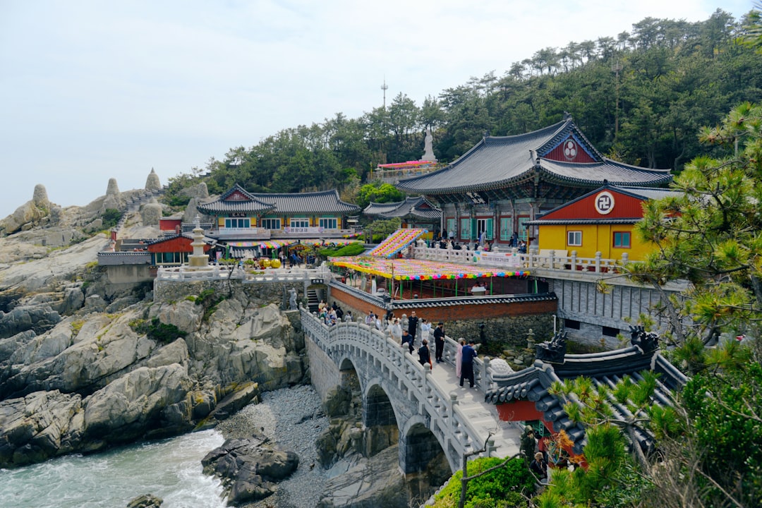 Descubra o Templo Haedong Yonggungsa em Busan: uma joia cultural - Gijang | Secret World Trip Planner