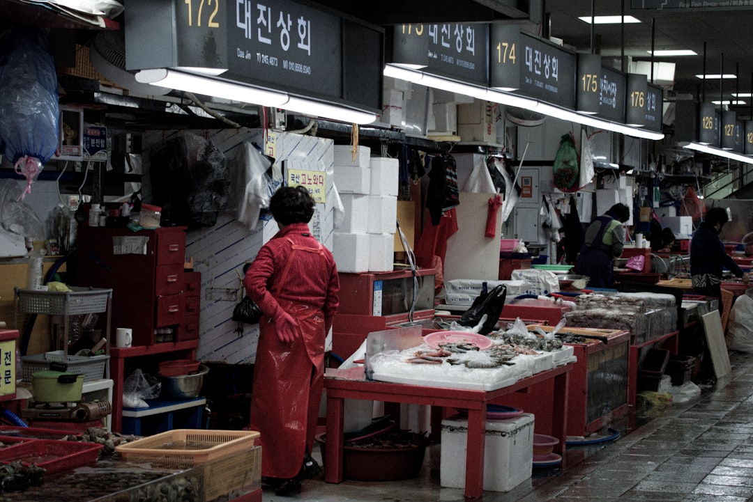 Scopri il Mercato del Pesce Jagalchi a Busan: Un'Esperienza Unica - Jung-gu | Secret World Trip Planner