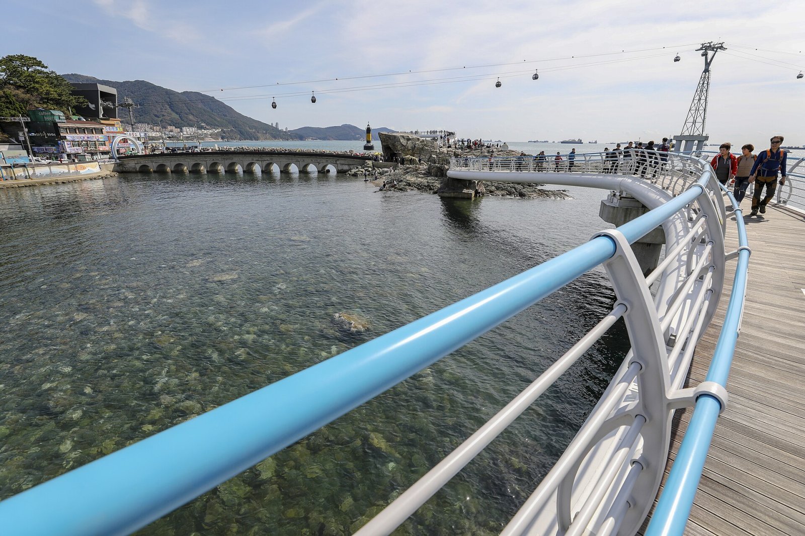 Découvrez la beauté de Songdo Beach à Busan - Seo-gu | Secret World Trip Planner