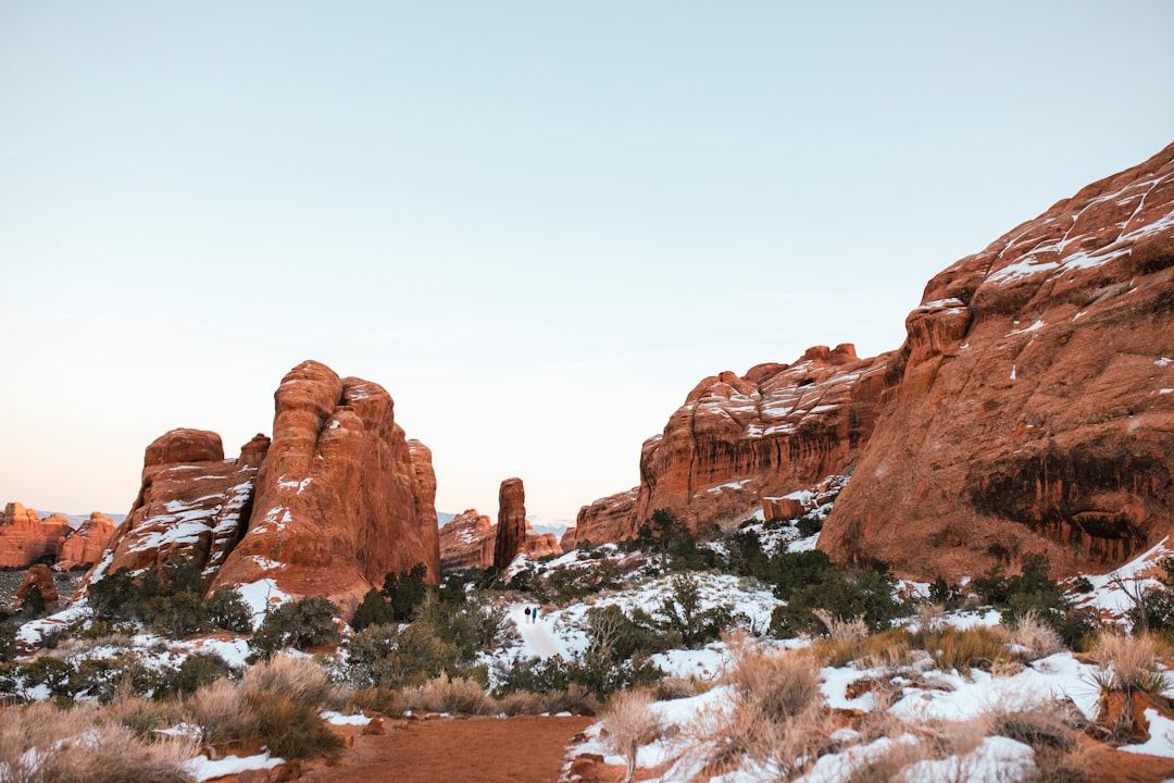 Descubra a Magia do Parque Nacional Arches em Utah - Yulin | Secret World Trip Planner