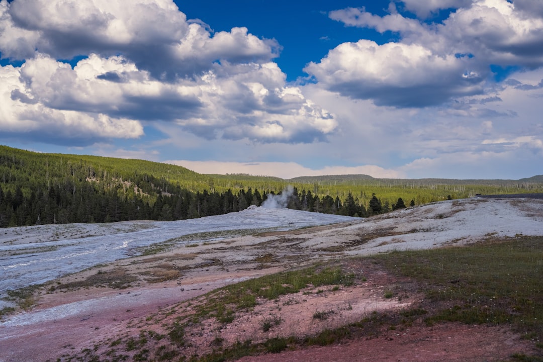 Discover Old Faithful Geyser: A Natural Treasure in Yellowstone | Secret World Trip Planner
