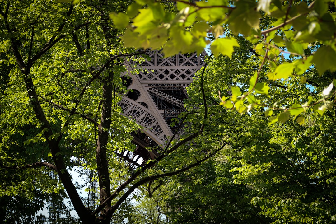 La Magie de la Tour Eiffel : Symbole de Paris - Av. Gustave Eiffel | Secret World Trip Planner