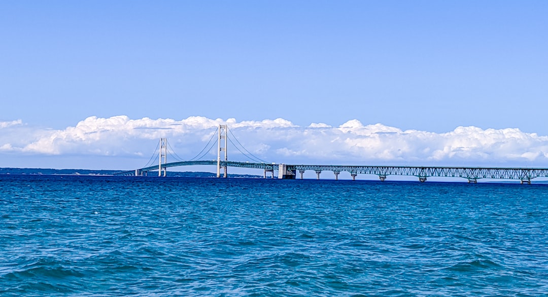 Mackinac Bridge: Un Ponte Tra Due Mondi - Mackinaw City | Secret World Trip Planner