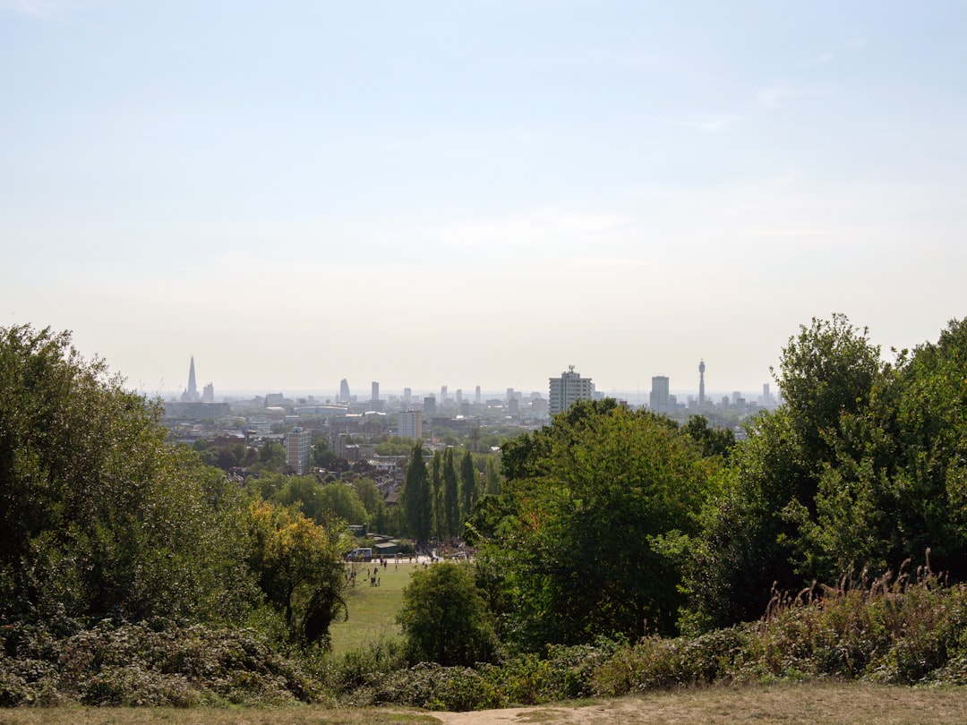 Découvrir Hampstead Heath : Les Jardins Cachés de Londres - Londra | Secret World Trip Planner