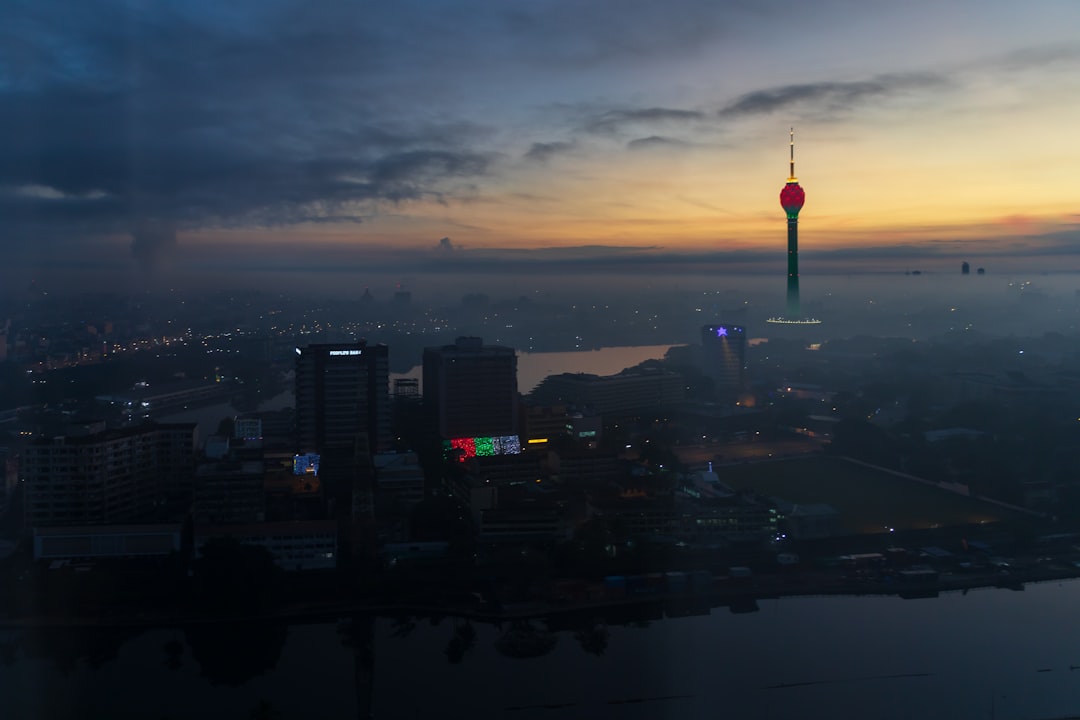 Descubre la Lotus Tower: símbolo de Colombo y de Sri Lanka - Colombo | Secret World Trip Planner